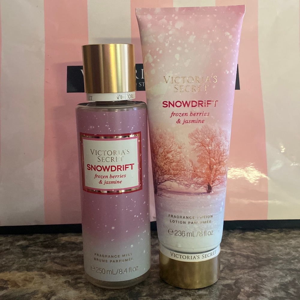 Victoria’s Secret Snowdrift  set